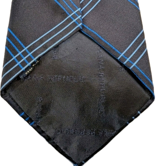 Banana Republic Silk Tie – Navy Blue with Light Blue Plaid Stripes – Made in USA - Picture 4 of 6